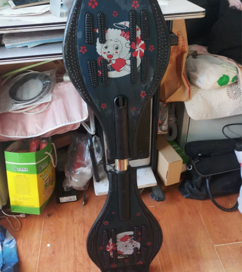 滑板收拾房间找出来的，孩子没怎么玩过，质量...