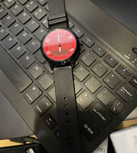 联想watch 蓝宝石玻璃 带充电器 感兴趣的话点“我想要”... 联想watch 蓝宝石玻璃 带充电器 感兴趣的话点“我想要”...