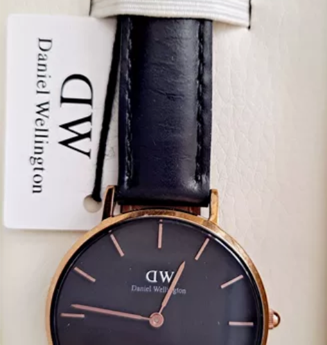 正品DW手表 原价1000多 箱说全 感兴...