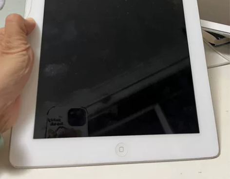 IPad 第三代，应该是2012年买的。刚...