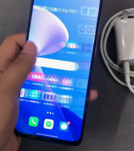 纯原装 realme Q3 Pro狂欢版（...