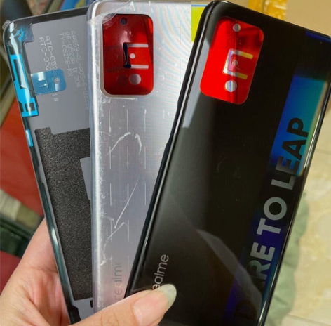realme Q3拆机后盖 感兴趣的话点“...