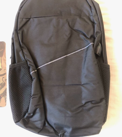 个人闲置,全新双肩笔记本电脑包。尺寸:长约...