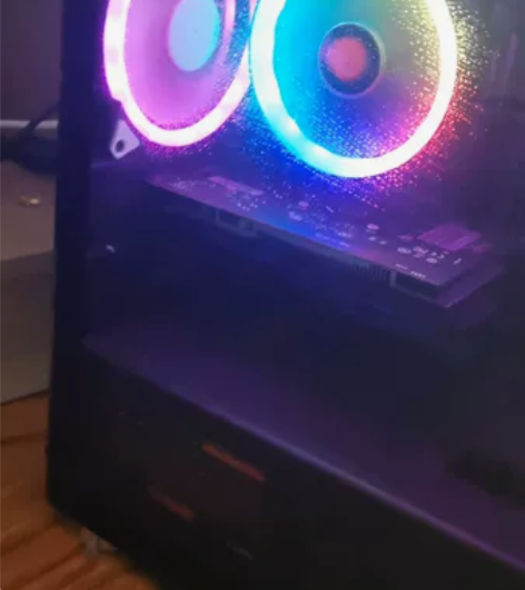 出 屏幕 +主机 屏幕是雷神的27寸曲面屏...