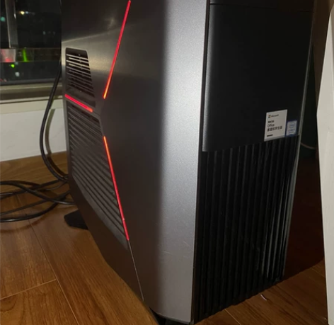 品牌型号：外星人 Alienware R8...