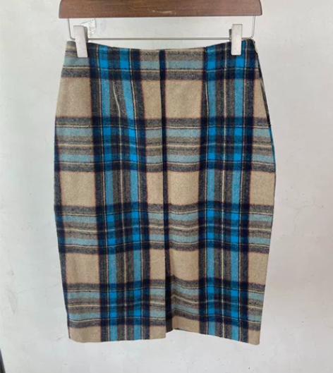 服装店不开了，剩余的衣服清掉，连衣裙上衣短...