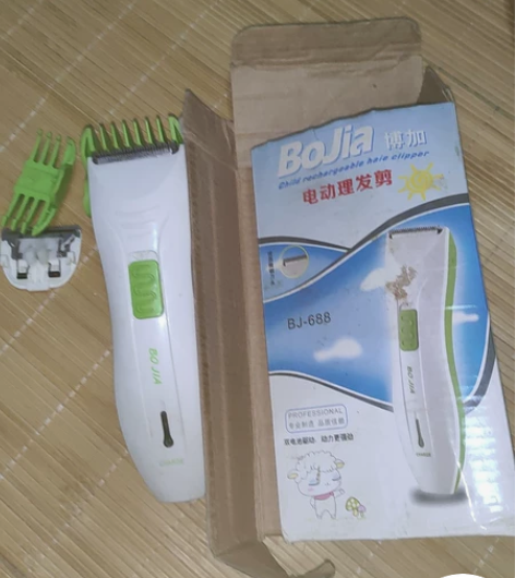 理发器，推子是新的，正常使用，原价50多买...