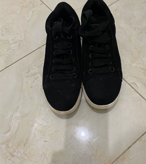 女士黑色休闲鞋鞋内增高松糕鞋，绒面，尺码3...