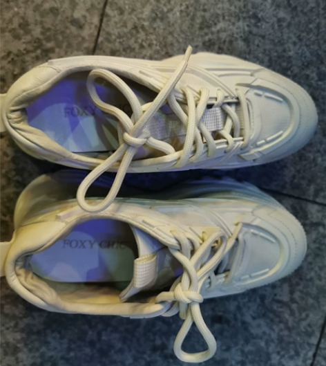 9成新内增高鞋低价转让 感兴趣的话点“我想...