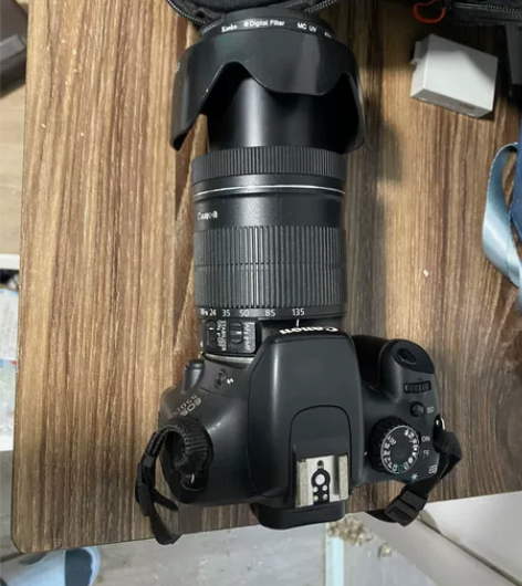 大学时候自用单反8成新，佳能550D，18...