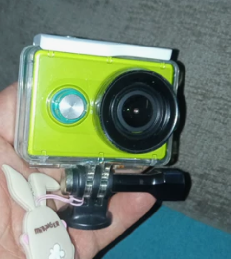 小蚁运动相机 99新 是一个小姑娘给我留下...