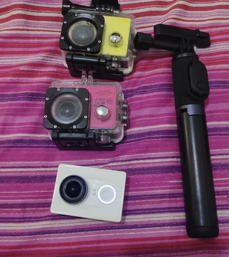 小蚁运动相机，，还有两个好像都是山狗的具体...