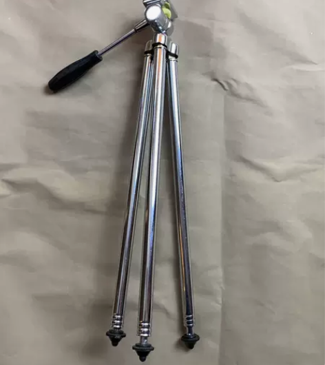 一根金属三脚架 橙色如图  要包邮的拉黑 ...