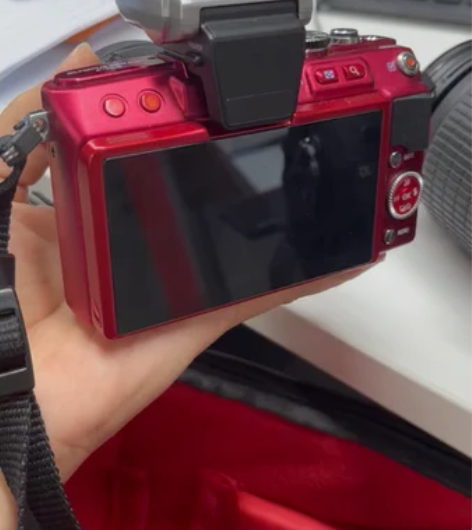 公司闲置相机二手出售，低价甩卖；电池、充电...