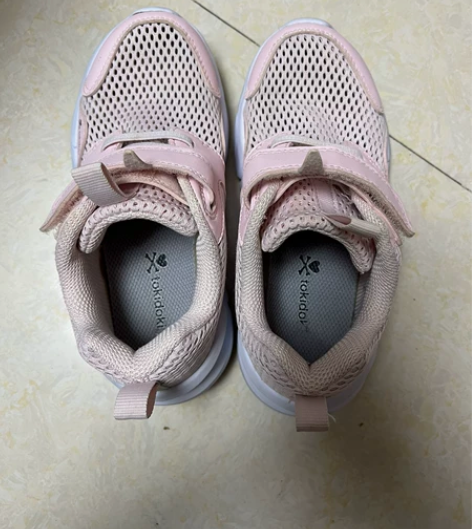 安踏女童鞋 29码 购于专柜 感兴趣的话点...