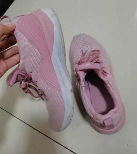 乔丹运动鞋39码，洗的很干净 感兴趣的话点...