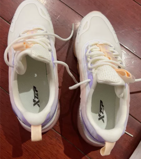 特步气囊鞋，只穿了几次，孩子长脚了穿不下了...