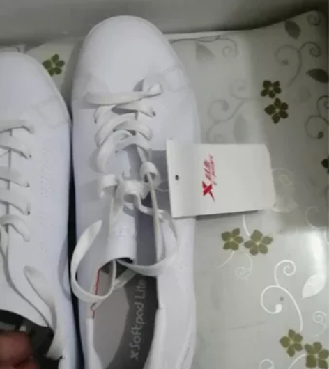 全新特步品牌板鞋包邮！全新，42码，标准码...