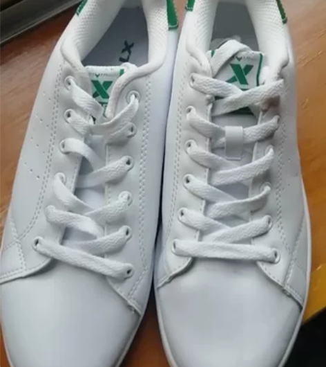 全新特步品牌运动鞋包邮！全新，42码，标准...