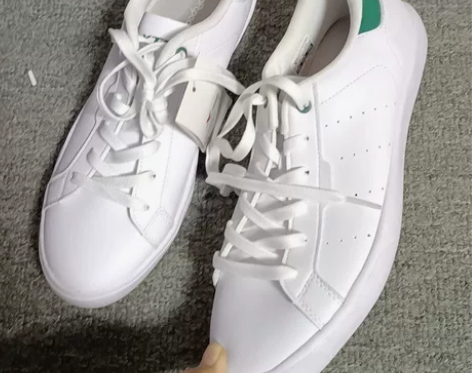 特步女鞋，码数43 板鞋，休闲鞋，运动鞋尾...