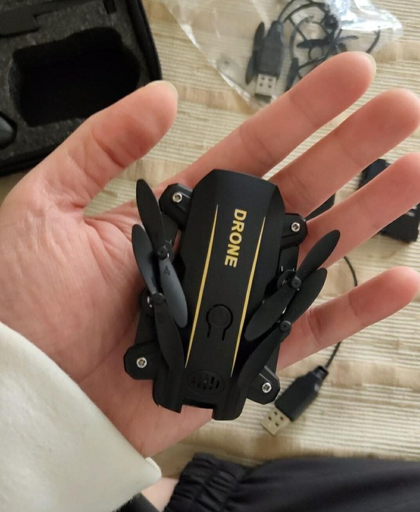 迷你无人机4k超清摄像几乎全新，包装配件都...