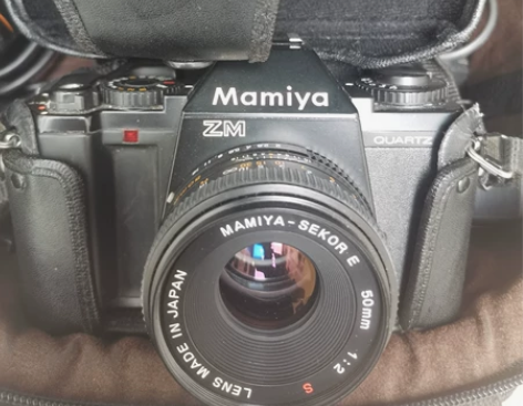 Mamiya相机,型号ZM,镜头尼康AF2...