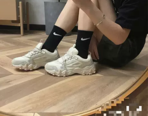 FILA斐乐限时折扣 猫爪系列 小奶白 2...