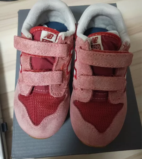 NEW BALANCE运动鞋 刷的掉色了，...