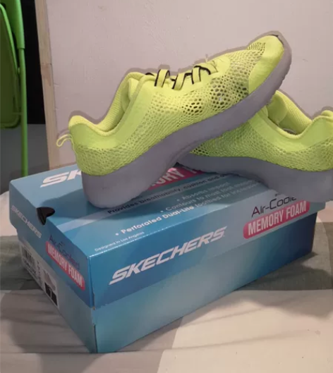 搬家最后一次降价，各种品牌运动鞋，图片为S...