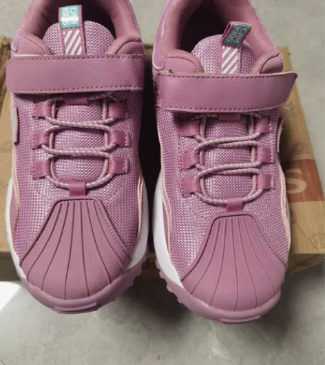 女童小骆驼37码运动鞋，全新，需要的带走。...