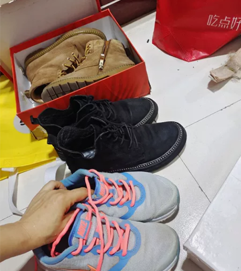 搬家给钱就出了！喜欢带走吧！意尔康加绒绒面...