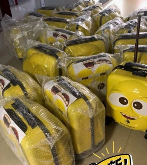 公司年会的时候买多了，剩余20多个行旅箱便...