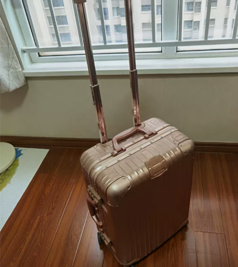 拉杆箱 玫瑰金 整体铝框 20寸 自己用的...