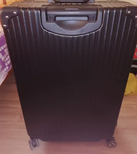 行李箱29英寸 就用过两次 99新 原价2...