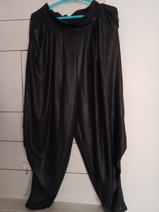 休闲裤  穿着很时尚  买来就没穿过  不...