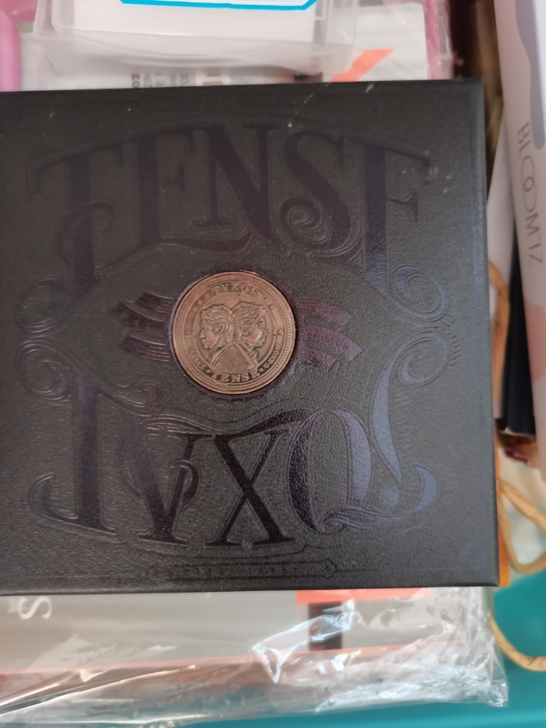 出东方神起十周年专辑，裸专，除小卡外配置全...