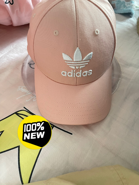 阿迪达斯粉色白标 鸭舌帽