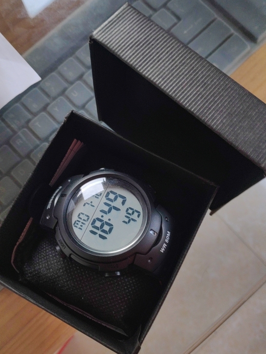 高考超实用手表（高考考场无钟表），显示清晰...