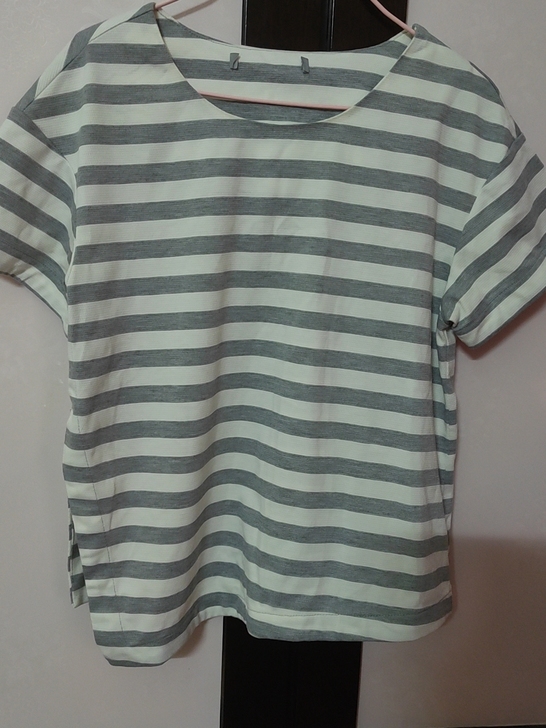 Ur撤柜剪标s码，大商场撤柜剪标衣服挂板有...