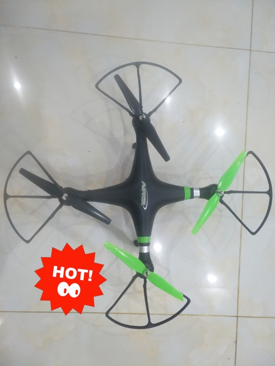 大型无人机，8成新，高度20厘米，长度75...