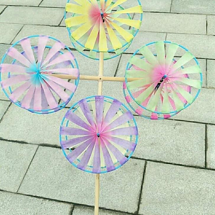 网红爆款中国老北京特色传统风车汉服拍照剧组