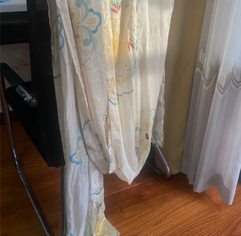 南雅集长生乐诃子裙的披帛，颜色是米黄色，图...