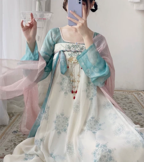 大刀出汉服，（部分已出可以看看列表有没有哈...