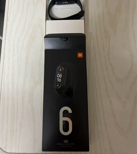 小米手环6 NFC，表面无划痕，表带轻微使...
