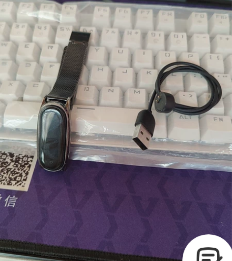 自用小米手环5普通版 老婆给买了华为wh3...