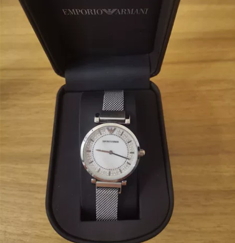 阿玛尼手表，朋友送的，目前处于闲置状态，转...