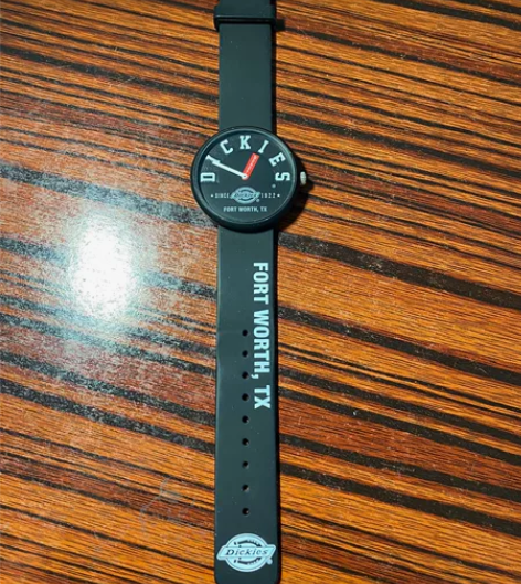 正品Dickies手表，得物￥175，百分...