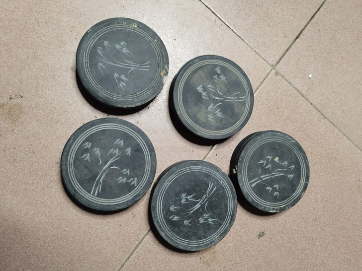 七八十年代库存老墨砚，都没用过，价60一个