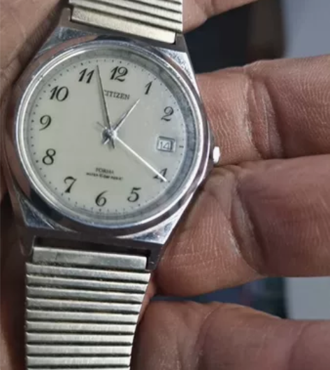 西铁城光动能石英表！正品！大机芯！通盘夜光...