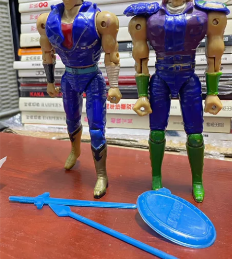 北斗神拳可动人偶  两个老物件 所有东西都...